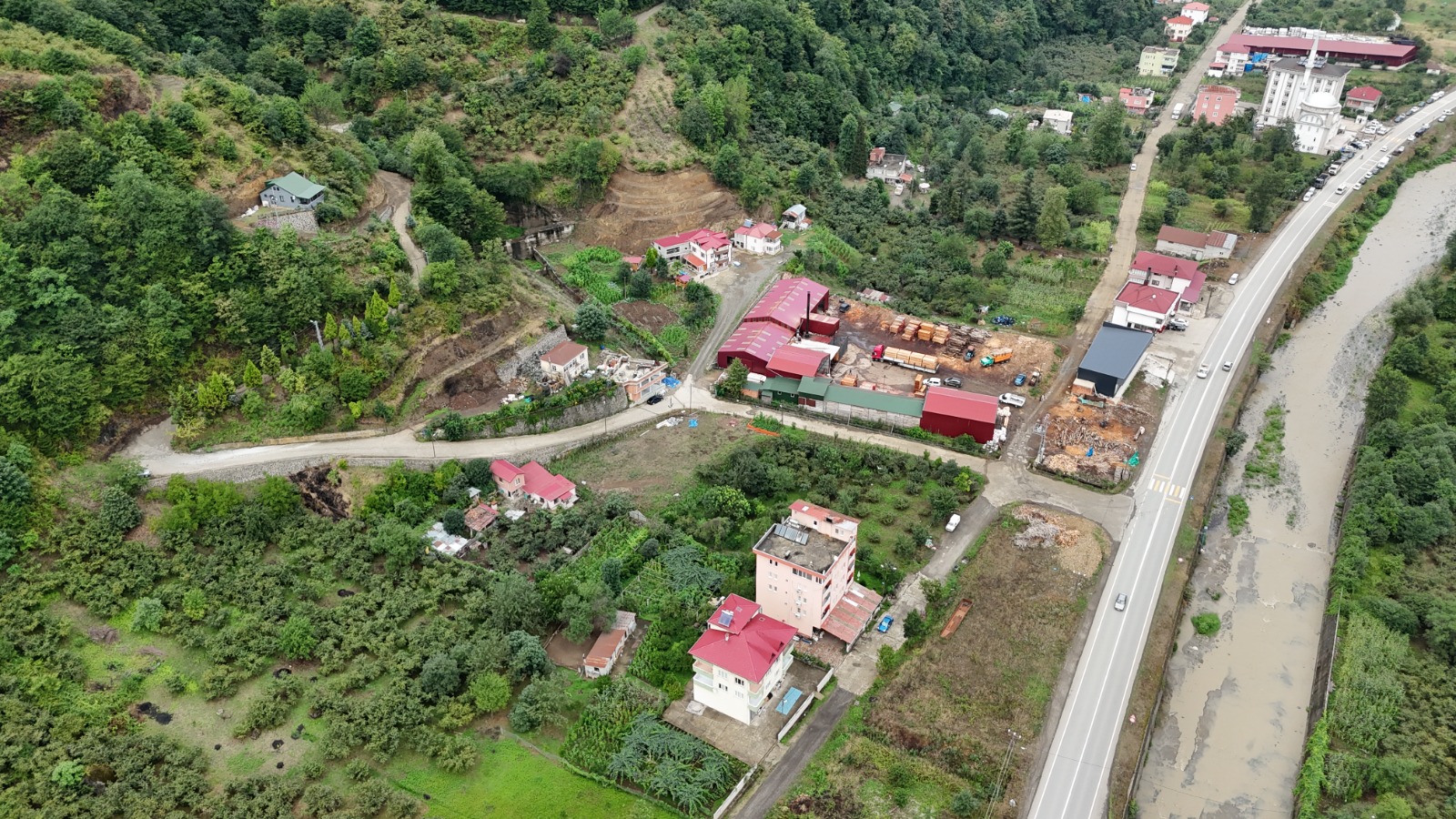 MABEL GAYRİMENKUL/ VAKFIKEBİR TONYA YOLU SATILIK MÜSTAKİL ARSA